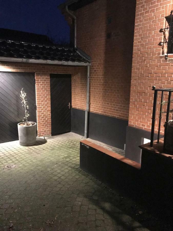 Special Offer,One Of Its Kind, Extremely Central In Herning, Danish Hosts, Extremely Clean, Very Quiet Street But A Stonethrough From Bars & Restaurants Exterior foto